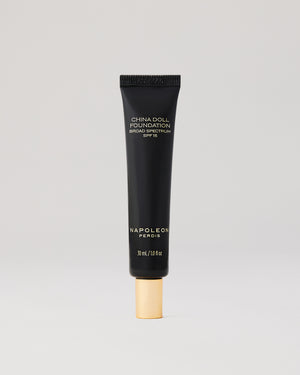 CHINA DOLL FOUNDATION BLACK LOOK 2B closed