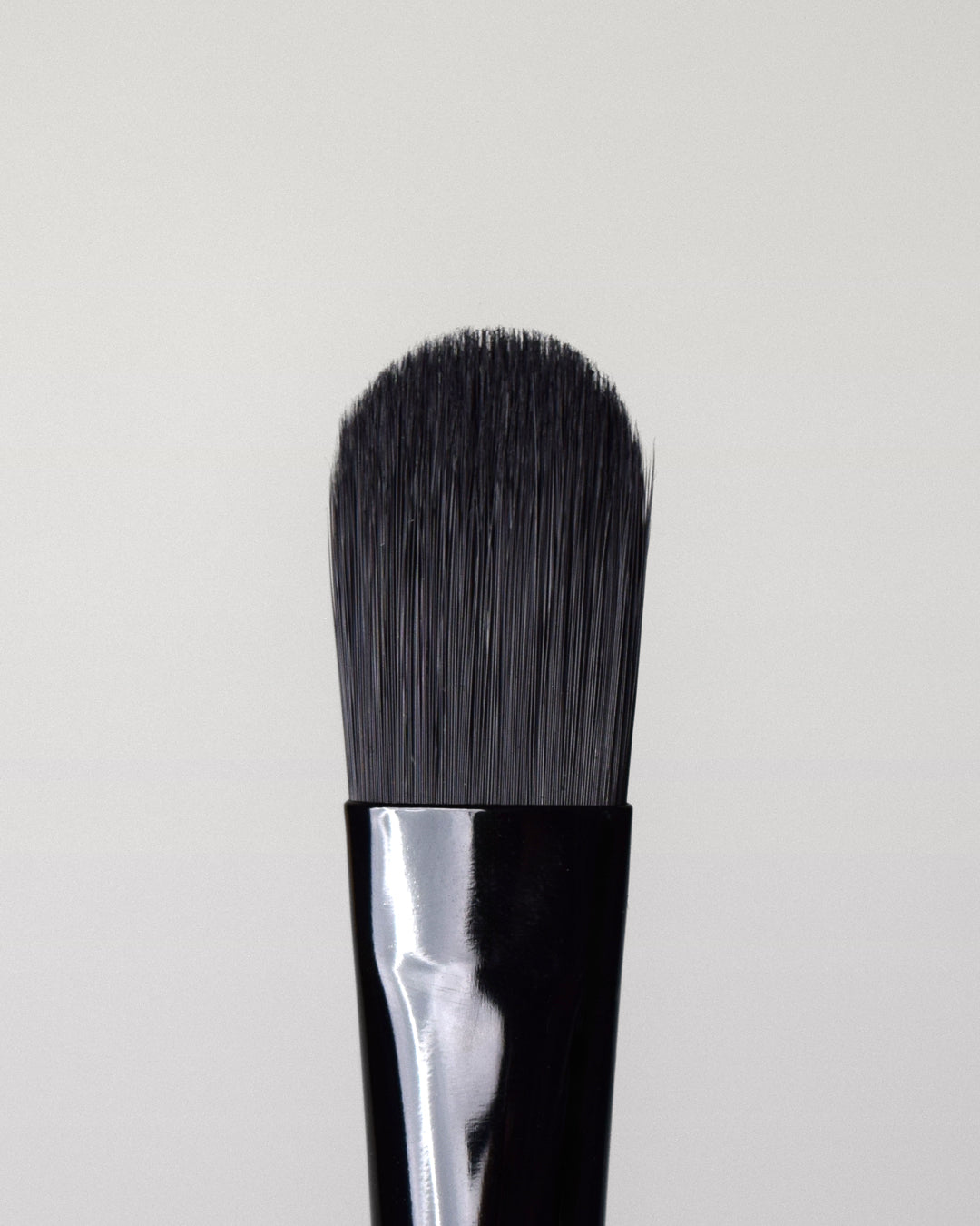 CONCEALER BRUSH CN2 closeup