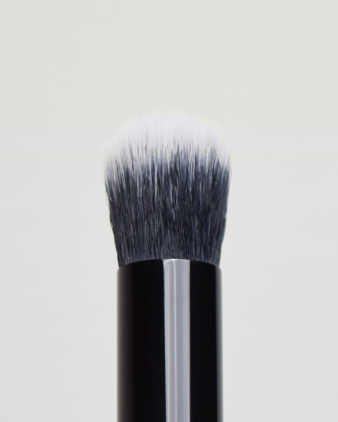 CONCEALER BRUSH CN3 closeup
