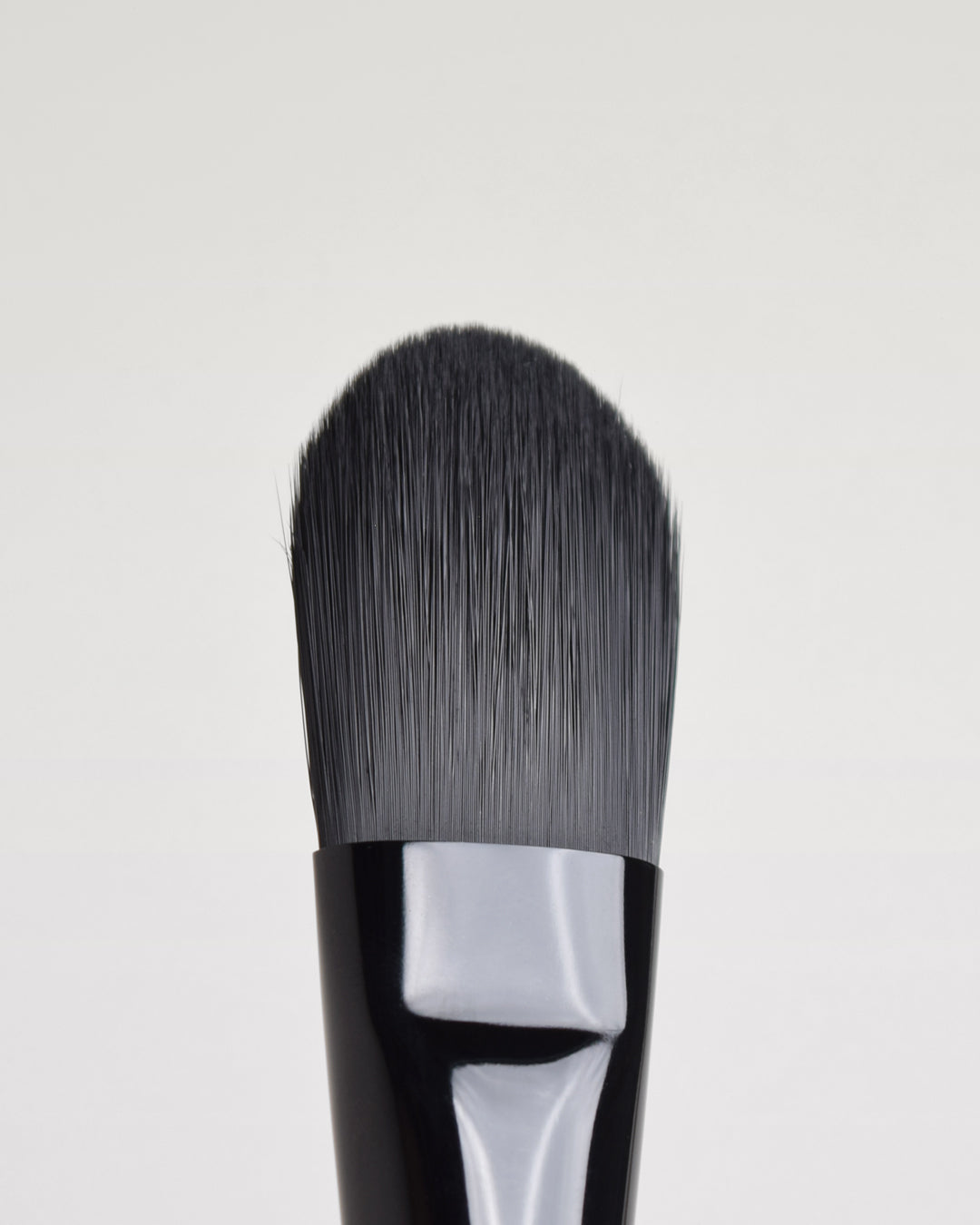 FOUNDATION BRUSH FN1 closeup