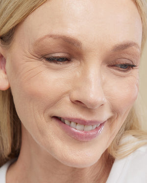 LUXE LIDS EYE STIX CAPPUCCINO DUST ecomface2_cropped