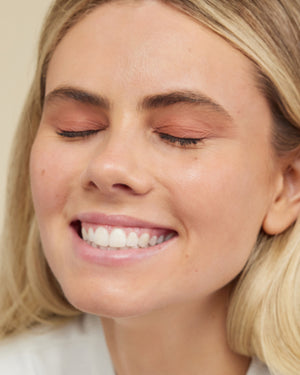 LUXE LIDS EYE STIX LIFES A PEACH ecomface2_cropped