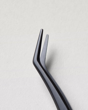 PERFECT PRECISION LASH APPLICATOR closeup