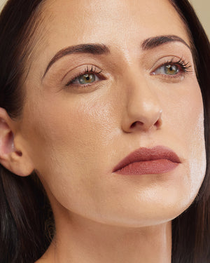 SOUL-MATTE LONGWEAR LIPSTICK 107 ME AND YOU ecomface2_cropped