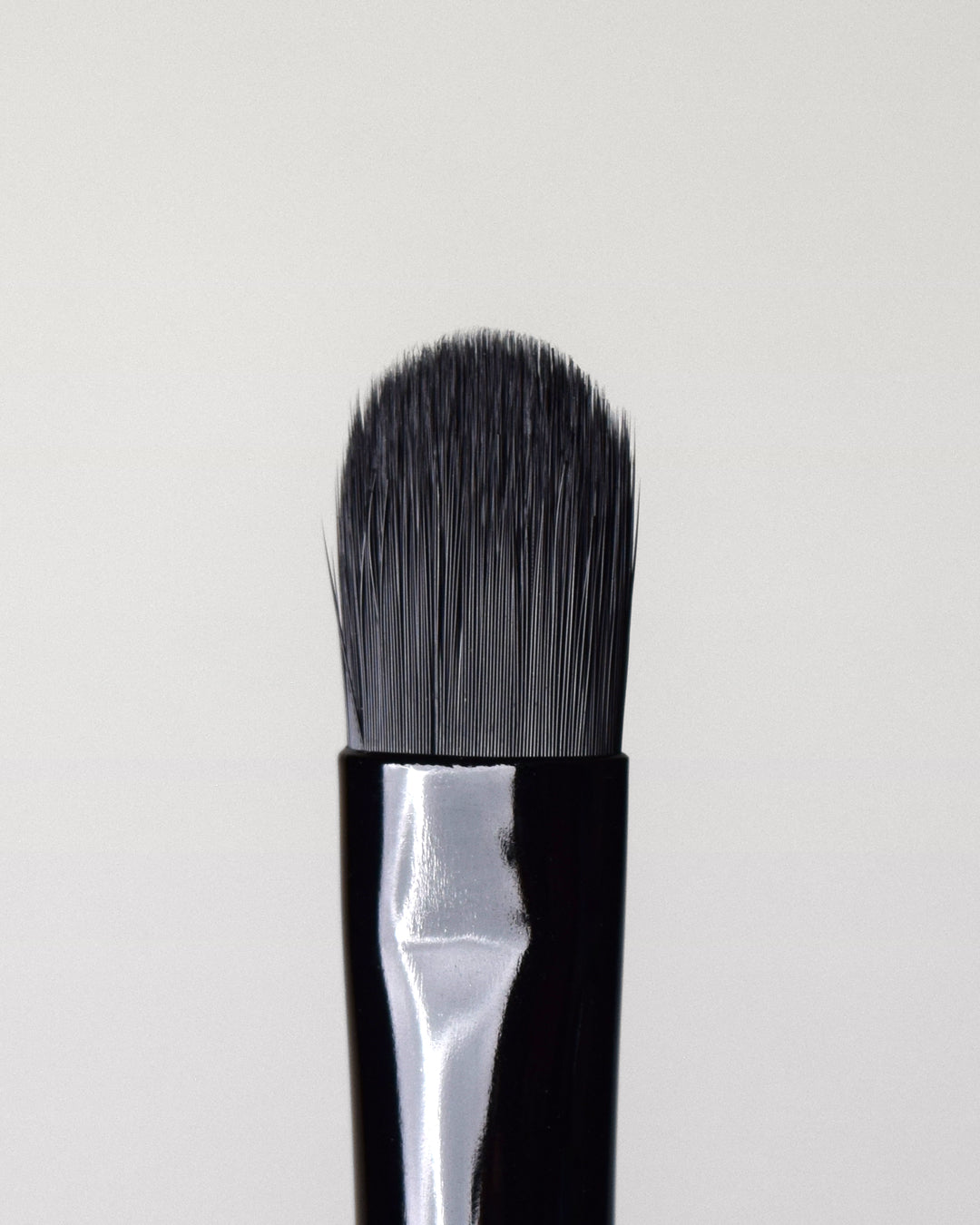CONCEALER BRUSH CN1  closeup