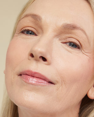 DOUBLE DUTY INFUSION LIP OIL  ecomface2_cropped