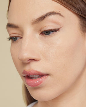 SKETCH POT GEL EYELINER DAWN ecomface2_cropped