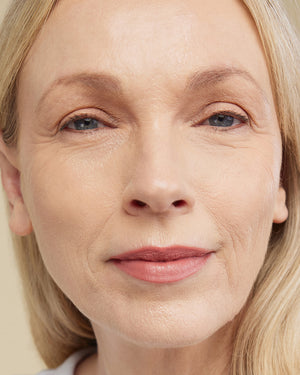 SOUL-MATTE LONGWEAR LIPSTICK 101 EVERLASTING ecomface2_cropped