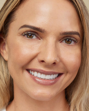 SOUL-MATTE LONGWEAR LIPSTICK 104 BUTTERFLIES ecomface2_cropped